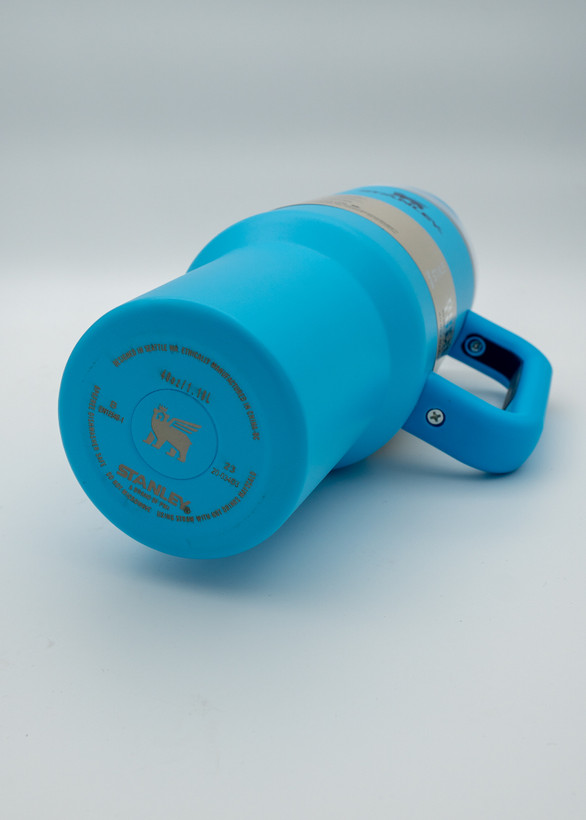 ماگ استنلی کوئنچر مدل JBY‑827 ظرفیت 1.18 لیتر (40oz) – دستهدار و نیدار